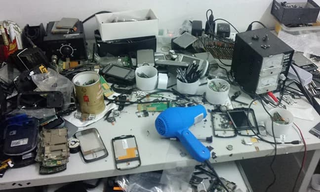 Phone repair desk