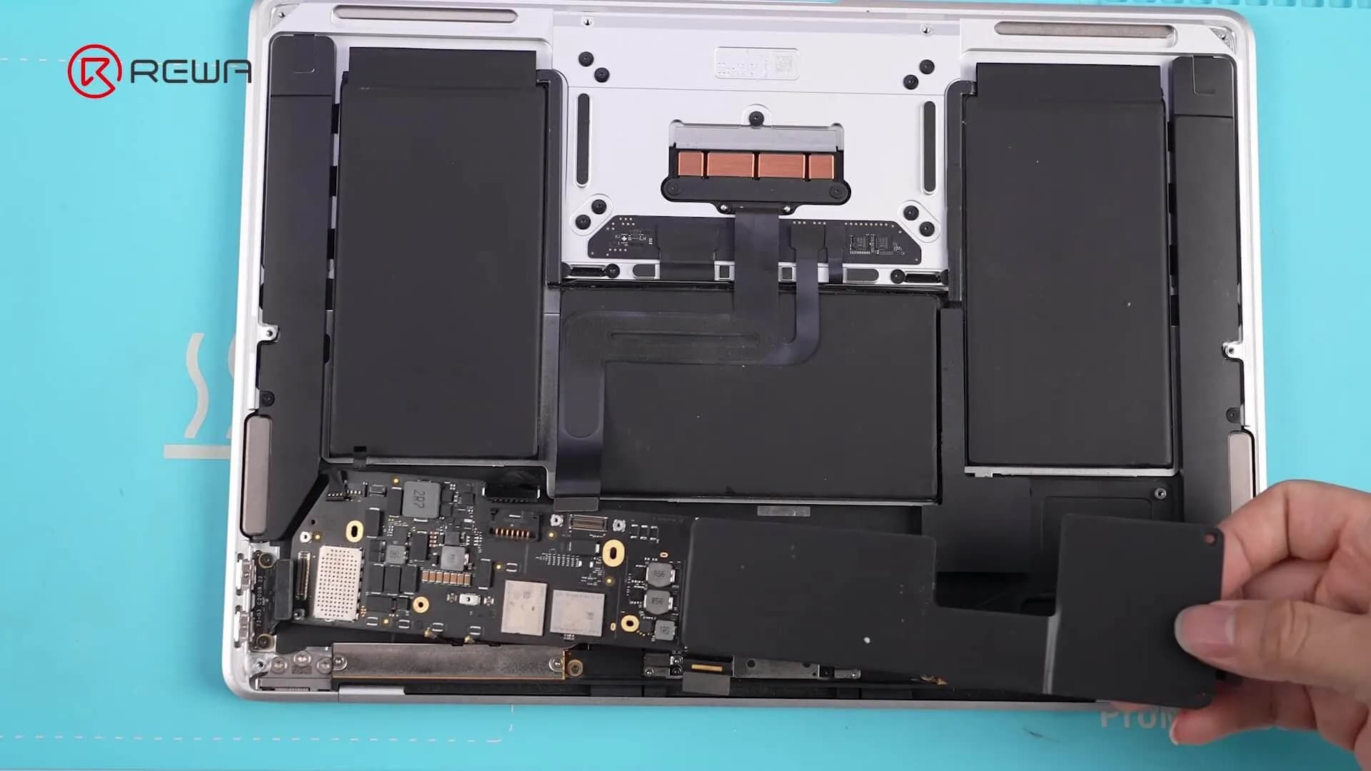 macbook back