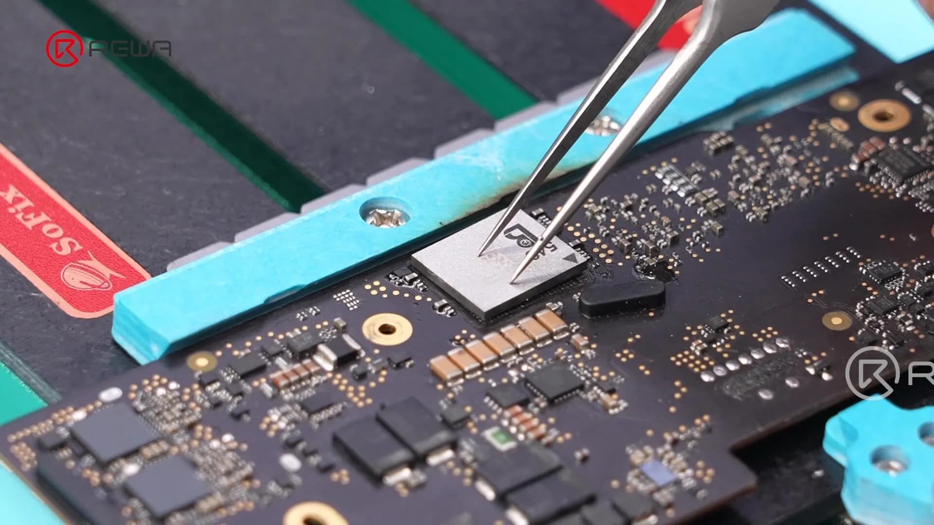 align mac chip on motherboard